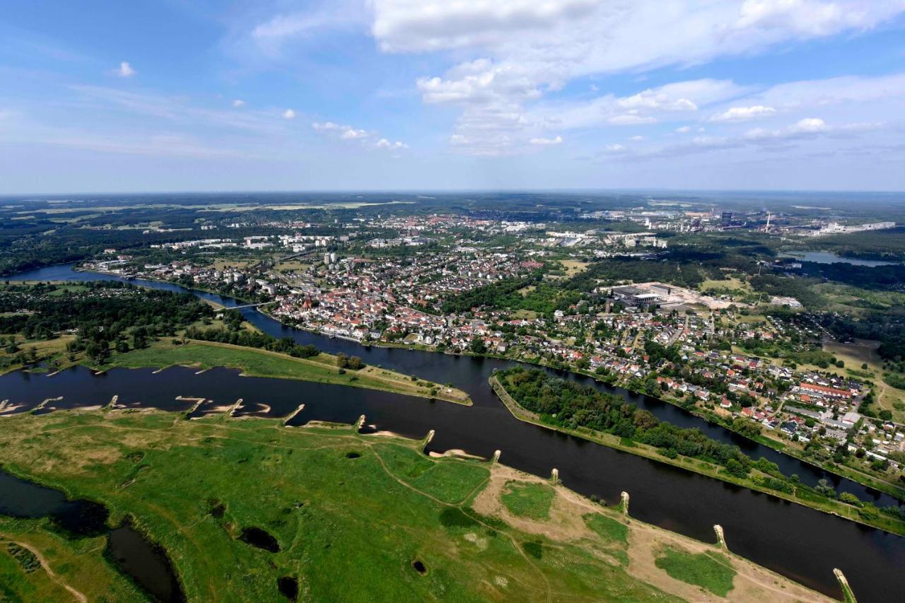 Lat Hotel & Apartmenthaus Berlin Eisenhüttenstadt Exteriör bild